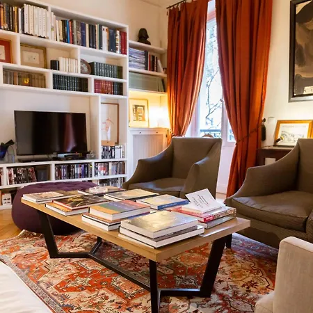 Bright And Luxurious In The Heart Of Appartamento Parigi